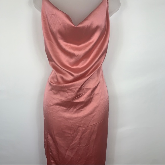 Prettylittlething - Picture 2 of 4